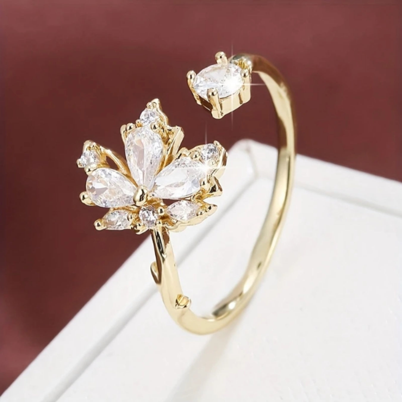 Crystalline Leaf Gold Ring